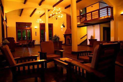 Oak Field Resort Munnar Bagian luar foto
