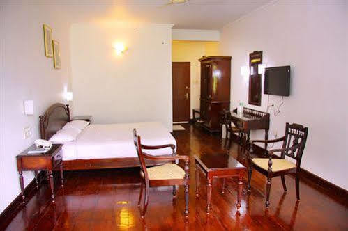 Oak Field Resort Munnar Bagian luar foto